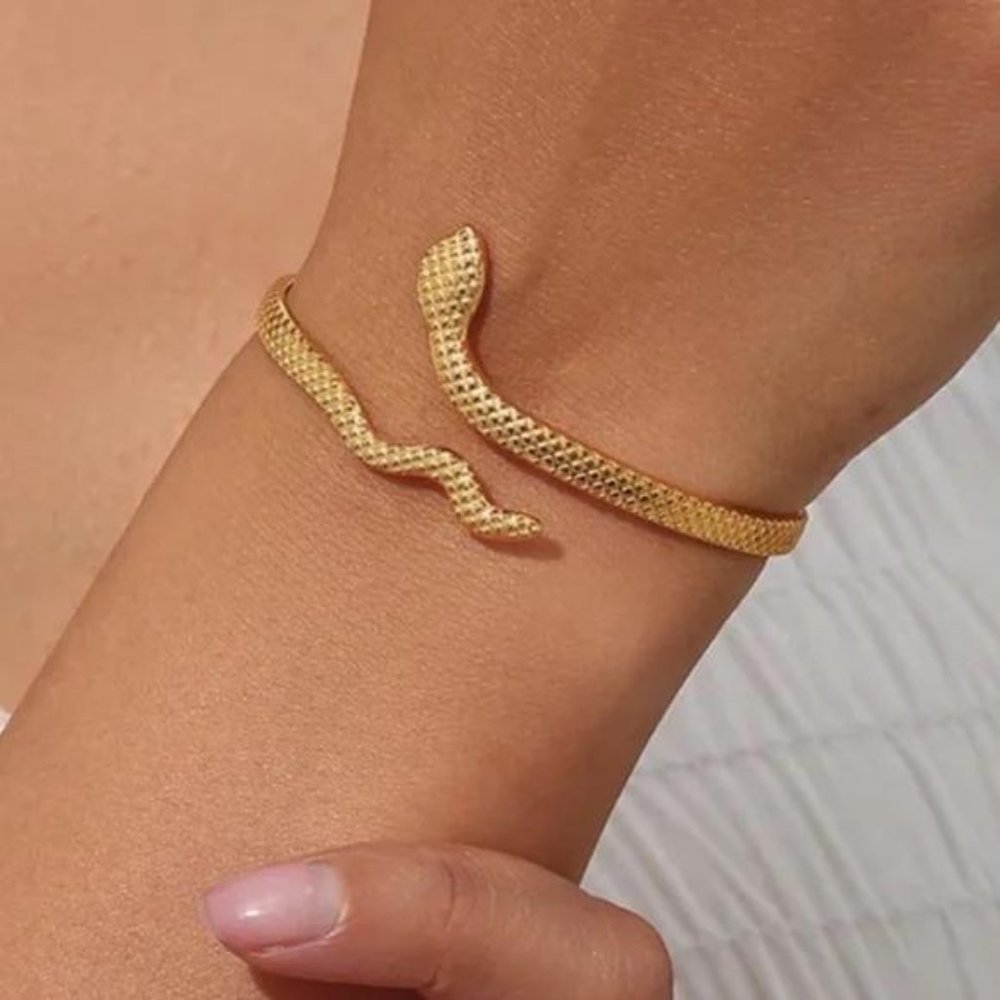 NEW 18K GOLD SNAKE BANGLE CUFF BRACELET, NICE BRACELET, CUTE BRACELET